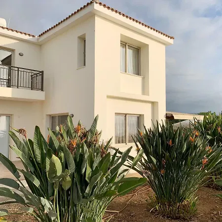 فيلة Sea Front Cristiana