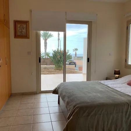 فيلة Sea Front Cristiana *