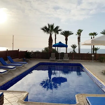 Villa Sea Front Cristiana *
