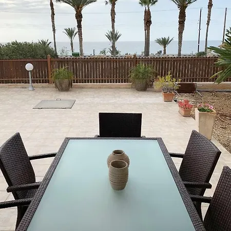 فيلة Sea Front Cristiana